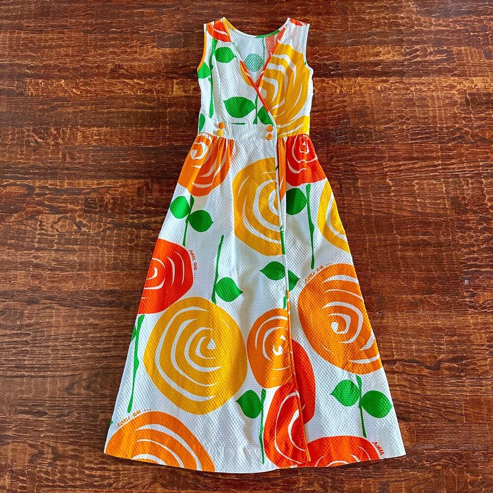Woman's Malia Honolulu Vintage 60s 70s Roses Dress Psychedelic Hawaiian Dress